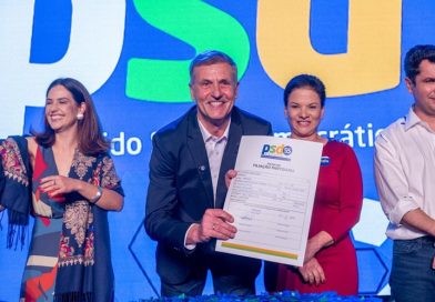 Luizão Goulart, secretário da Administração do governo Ratinho Junior se filia ao PSD Luizão Goulart, secretário da Administração do governo Ratinho Junior se filia ao PSD