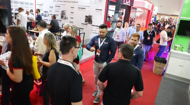 Autopar 2026 é aberta em Pinhais; feira automotiva vai até o sábado