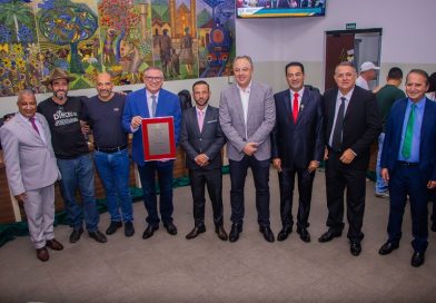 Newton Bonin recebe o título de Cidadão Honorário de Piraquara