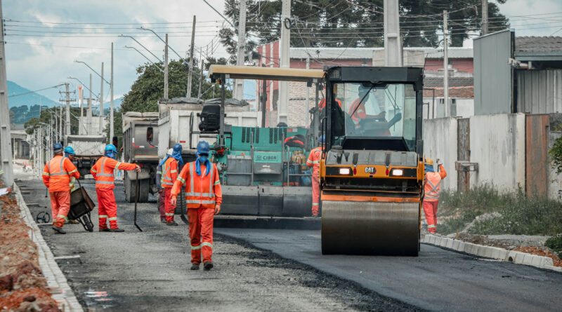Nova etapa da Transpinhais tem asfaltamento na Av. Ayrton Senna da Silva Nova etapa da Transpinhais tem asfaltamento na Av. Ayrton Senna da Silva