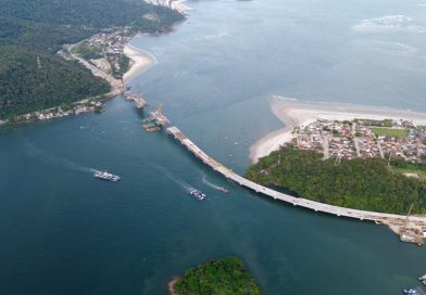 Ponte de Guaratuba chega a 80% de execução e obras seguem em ritmo acelerado Ponte de Guaratuba chega a 80% de execução e obras seguem em ritmo acelerado