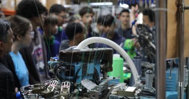 Prefeitura de Pinhais aproxima estudantes de eletromecânica do mercado industrial com o programa InovaTur Jovem Prefeitura de Pinhais aproxima estudantes de eletromecânica do mercado industrial com o programa InovaTur Jovem