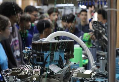 Prefeitura de Pinhais aproxima estudantes de eletromecânica do mercado industrial com o programa InovaTur Jovem Prefeitura de Pinhais aproxima estudantes de eletromecânica do mercado industrial com o programa InovaTur Jovem