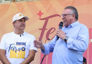 Newton Bonin Celebra os 333 Anos de Curitiba na Praça dos Menonitas